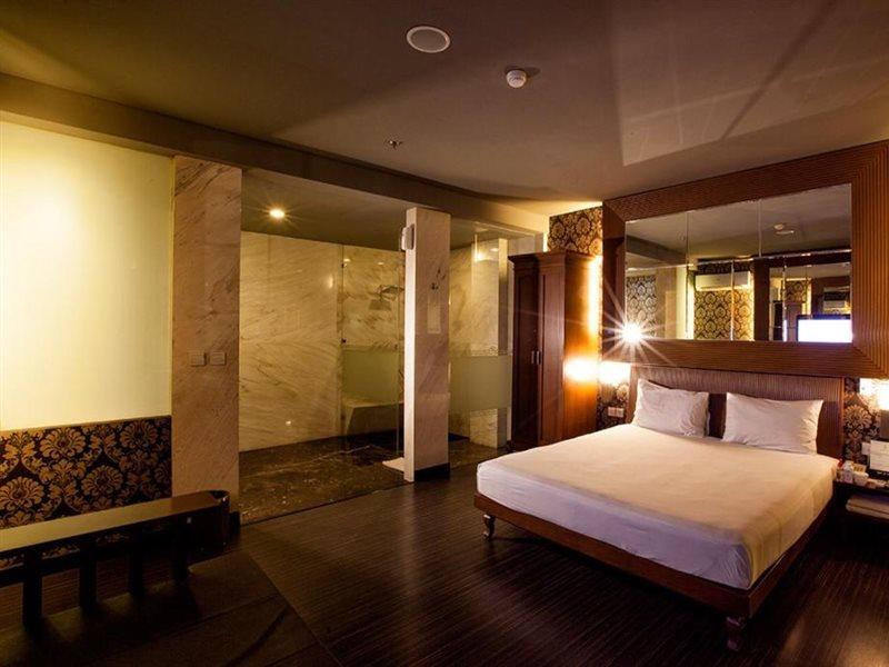 ג'קרטה 108 Hotel By Him מראה חיצוני תמונה
