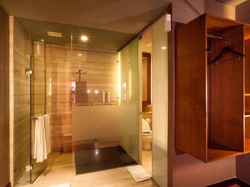 ג'קרטה 108 Hotel By Him מראה חיצוני תמונה