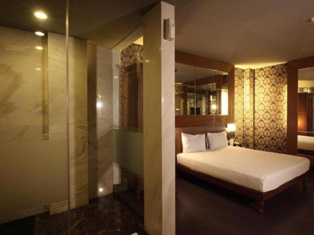 ג'קרטה 108 Hotel By Him מראה חיצוני תמונה