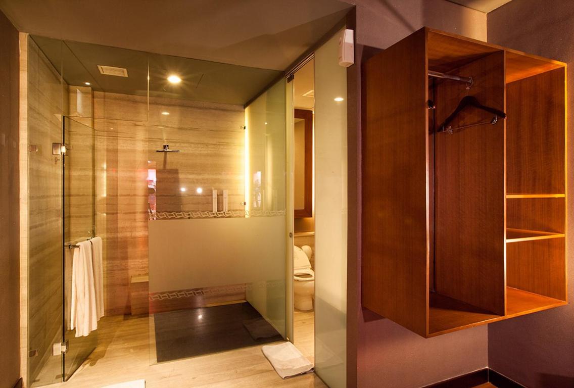 ג'קרטה 108 Hotel By Him מראה חיצוני תמונה