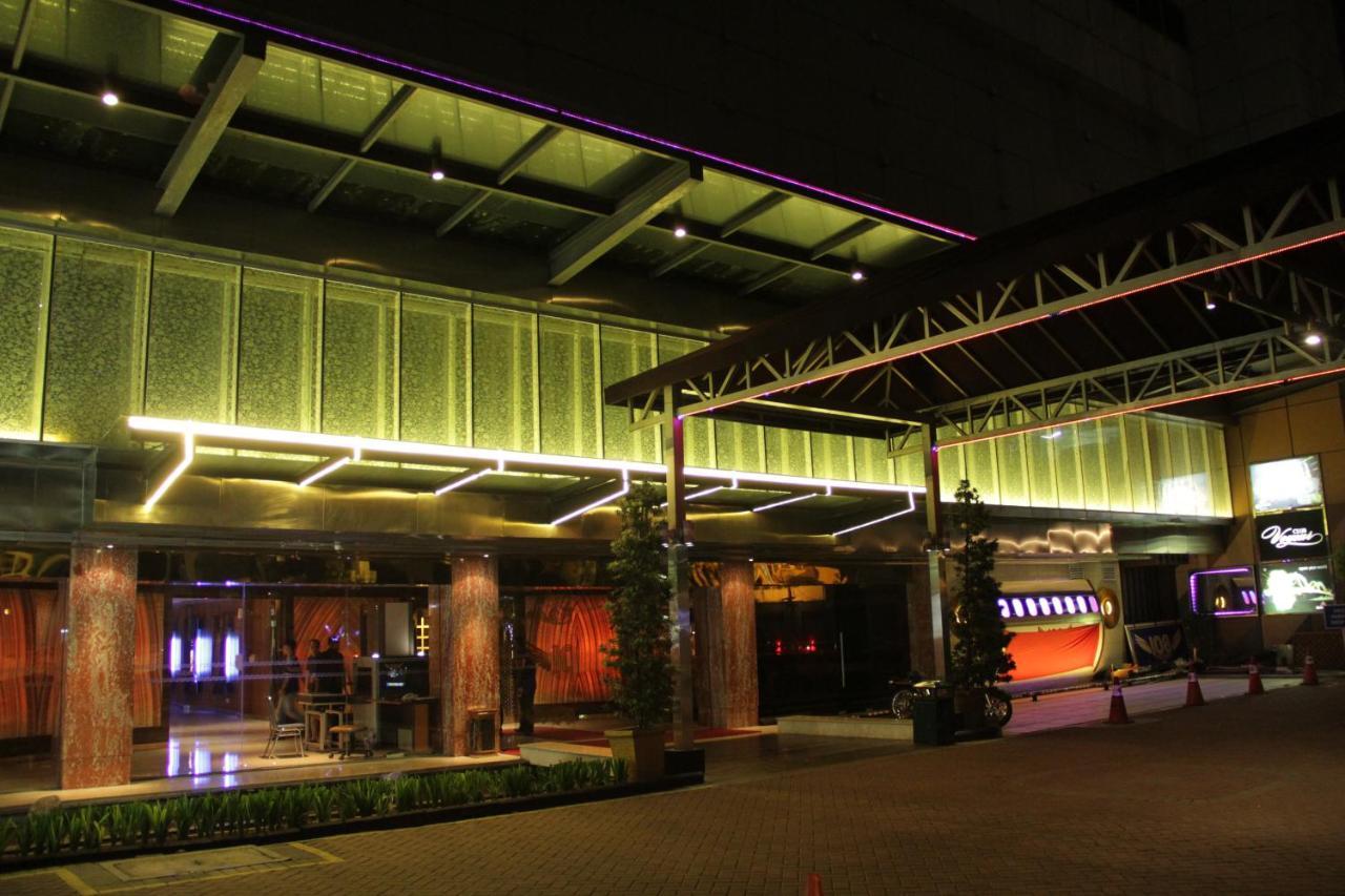 ג'קרטה 108 Hotel By Him מראה חיצוני תמונה