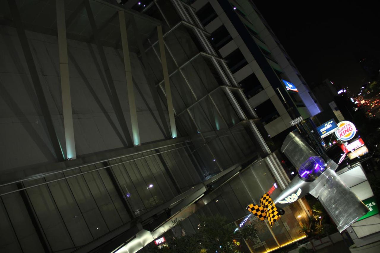 ג'קרטה 108 Hotel By Him מראה חיצוני תמונה